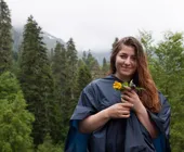 девушка с цветами