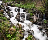 бурный водопад