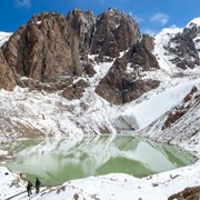 озеро в горах Казахстан