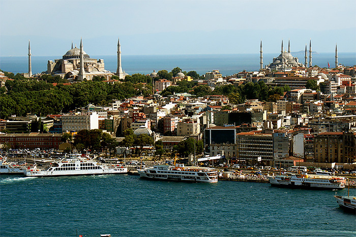  За время пересадки в Стамбуле можно выспаться в отеле или познакомиться с городом. Источник Turism.ru