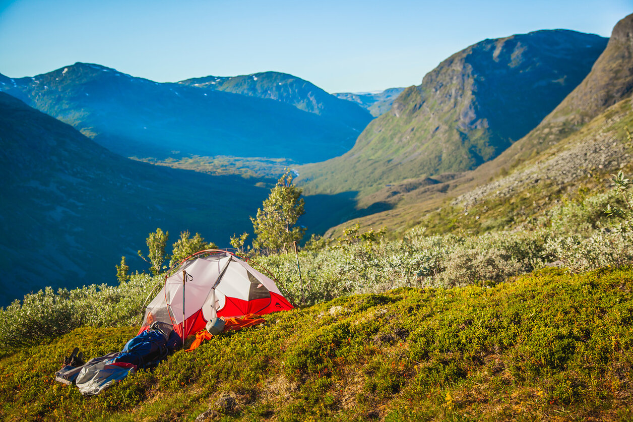 правильно выбрать место палатку выбор поставить бивак лагерь ночевка поход горы восхождение