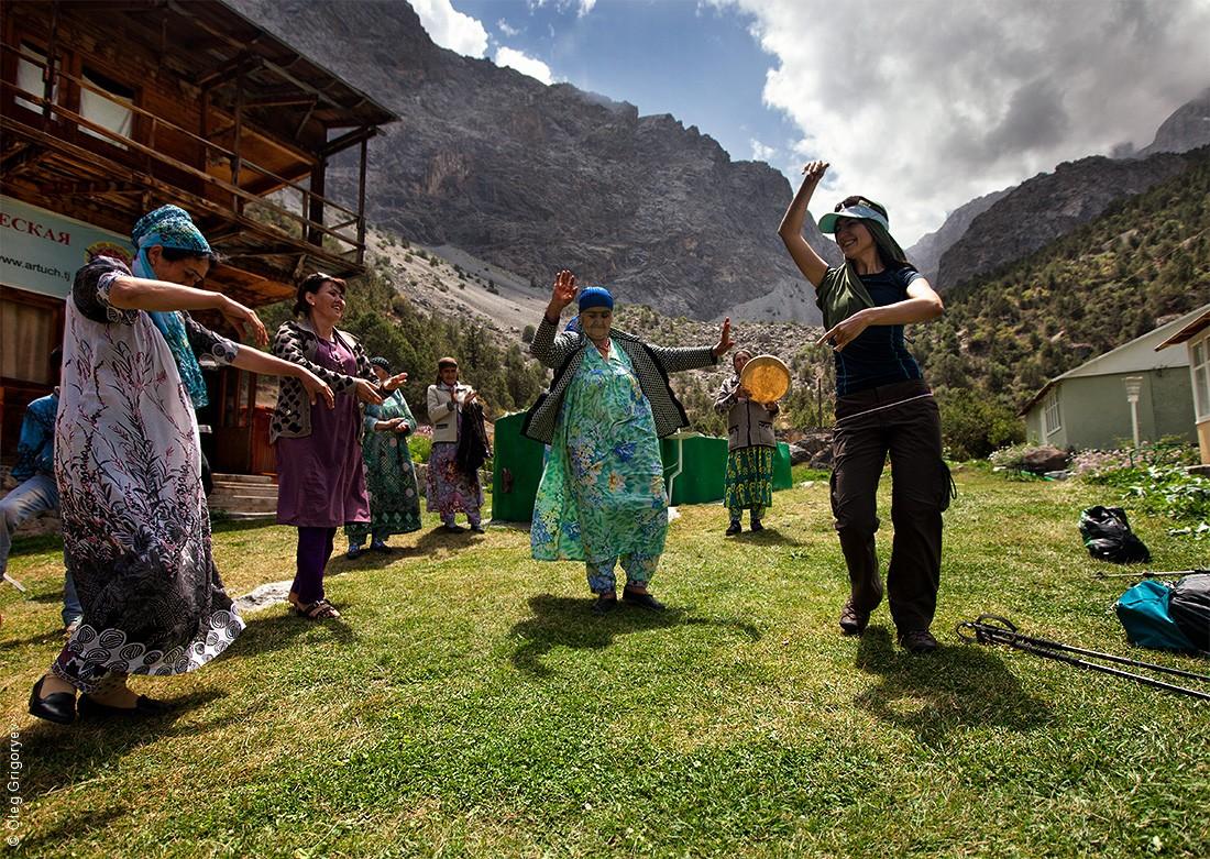 таджики танцуют