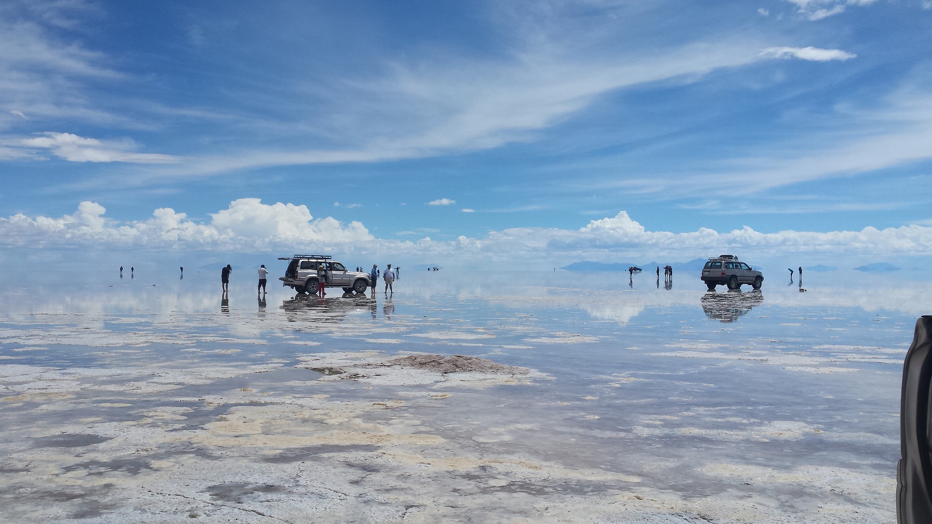 Озеро в боливии. Салар де Уюни озеро. Озеро Уюни в Боливии. Боливия озеро солончак. Солончак Уюни соленое озеро Боливии.